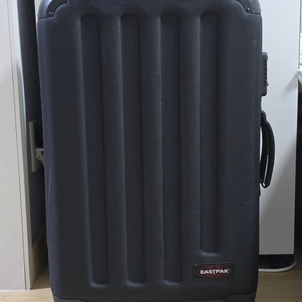이스트팩 블랙 트렌쉘 캐리어 여행용 가방 M