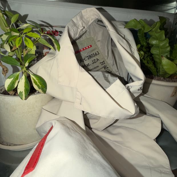 PRADA 아이보리 나일론 자켓