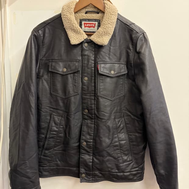 N74. 리바이스 쉐르파 가죽자켓