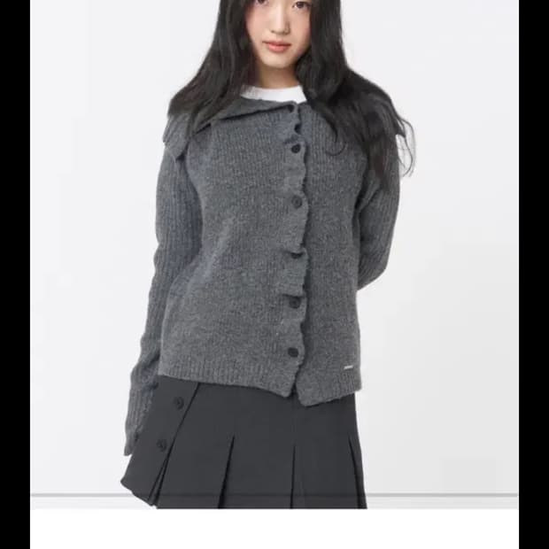 미세키서울 Diagonal button ribbed knit GREY