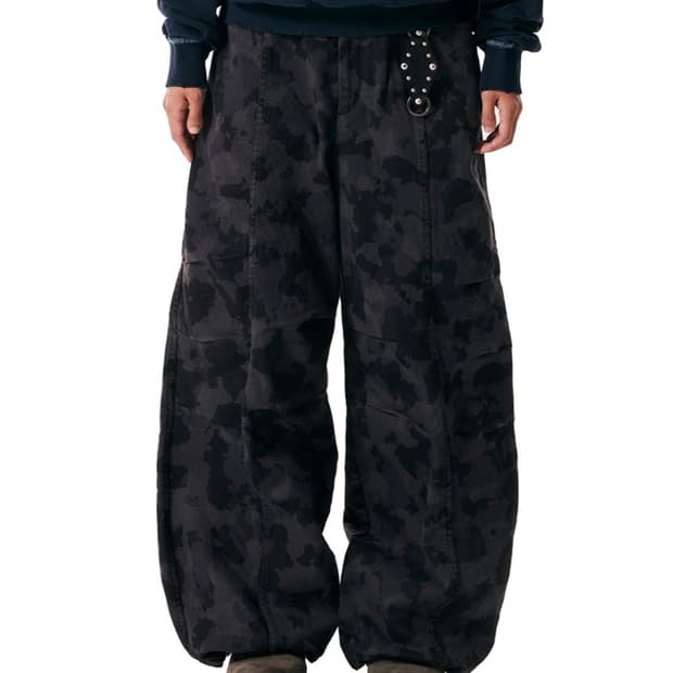 아캄 Knee Pin-tuck Camouflage Twill Pants