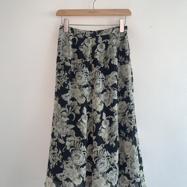 Black rose long skirt