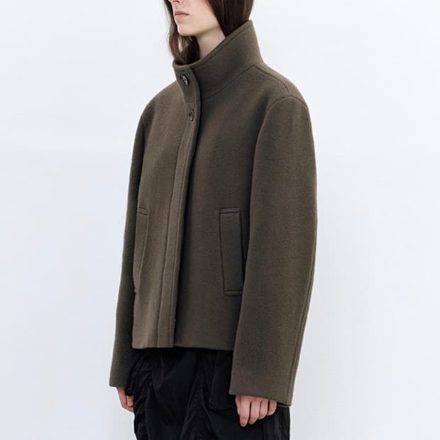 인사일런스 미니멀 쇼트 코트