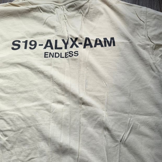 알릭스 S/S 티셔츠입니다