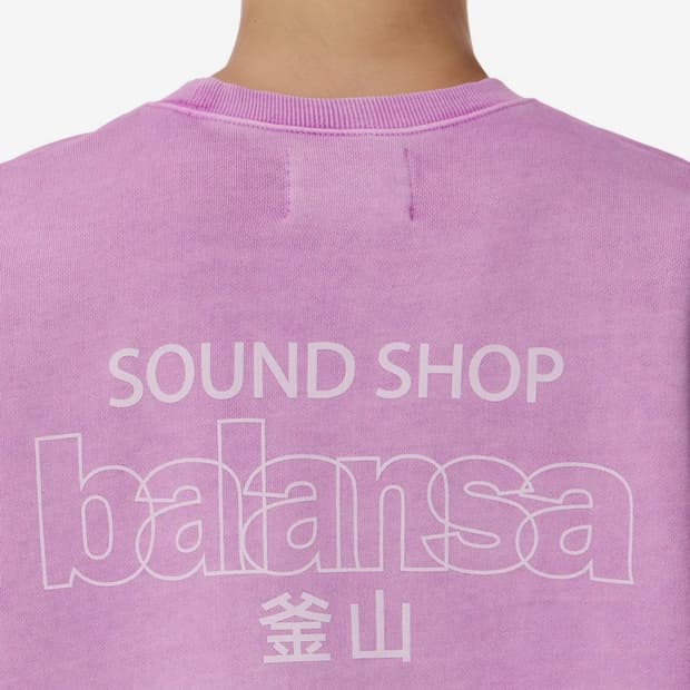 발란사 로고 가먼트 다잉 맨투맨 핑크