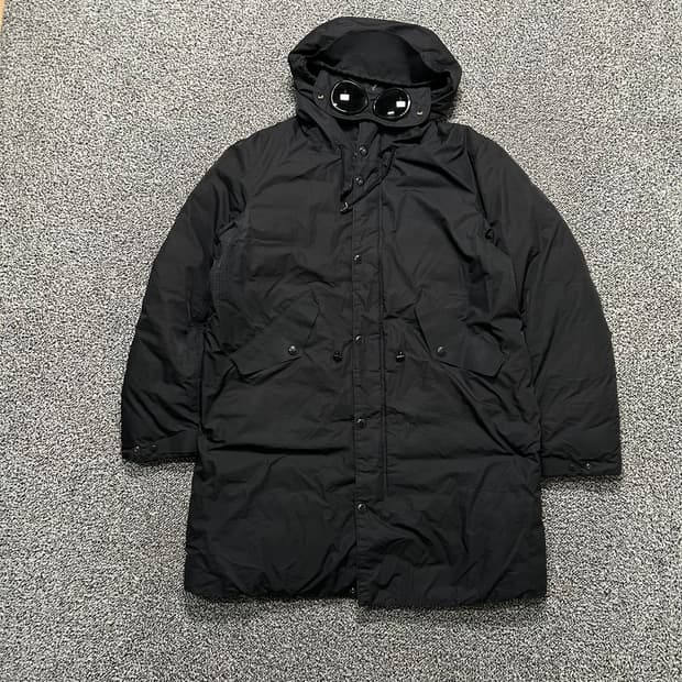 CP.Company 고글 롱 다운 자켓