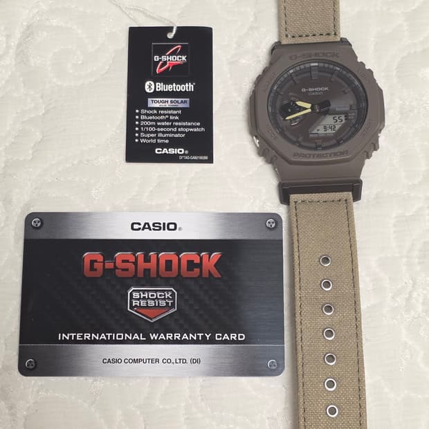지샥 G-SHOCK GA-B2100CT-5ADR 태양광 블루투스 시계 (