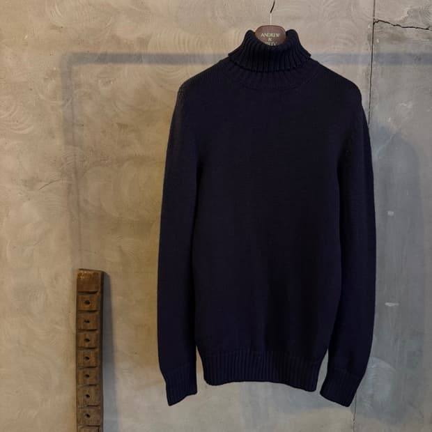 RAUM Robertson 터틀넥 니트 100