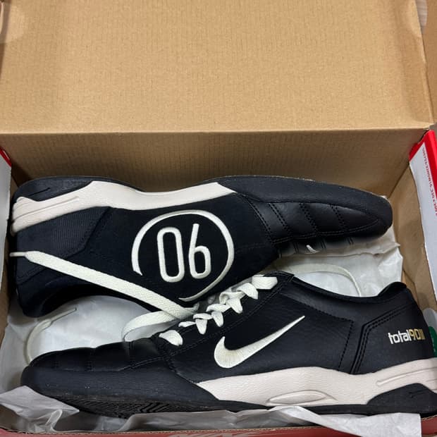 나이키 토탈90  275