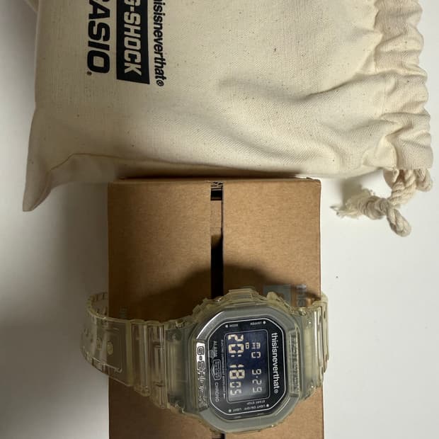 thisisneverthat 지샥(DW-5600) 콜라보 판매합니다