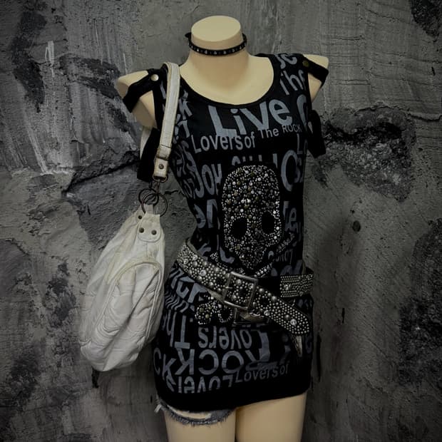 Y2K 스컬 스터드 레터링 롱 슬리브리스