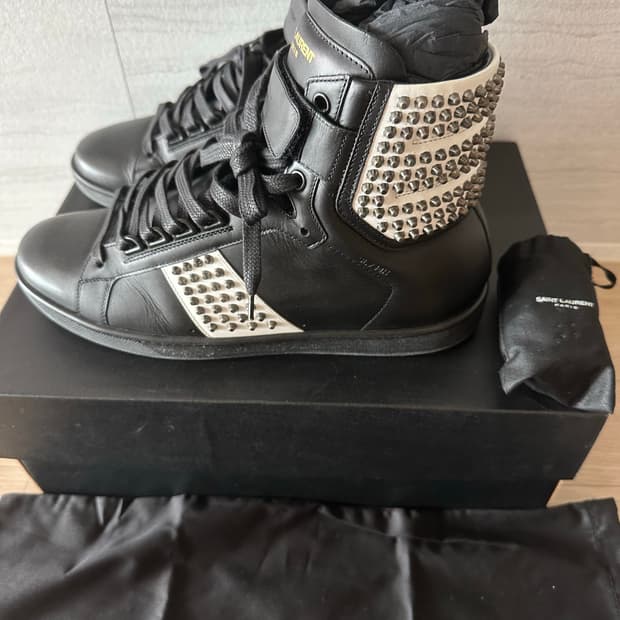 SAINT LAURENT SL/14H STUD SNEAKERS