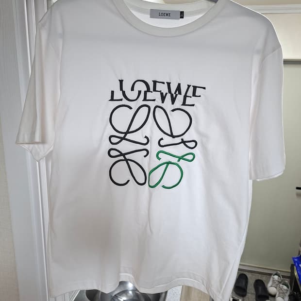 로에베 반팔티셔츠