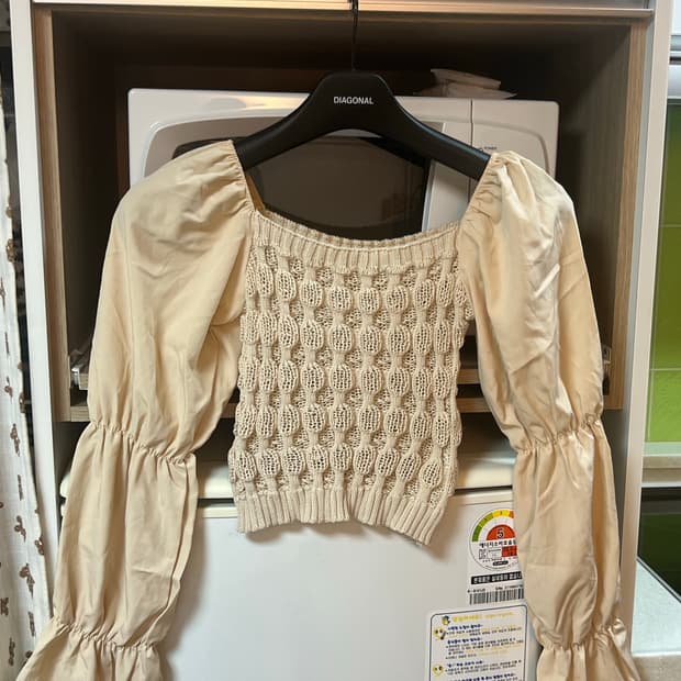 아이보리 니트 크롭 블라우스