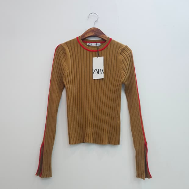ZARA 레드라인 포인트 슬림핏 골지니트