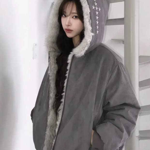 러브이즈트루 리버시블 무스탕