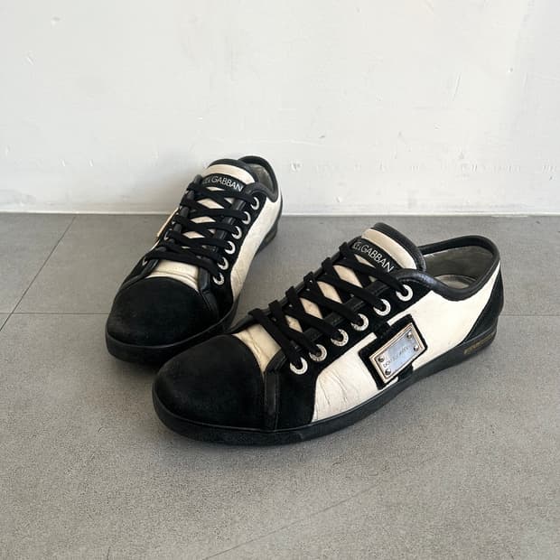 돌체앤가바나 메탈 로고 레더 스니커즈