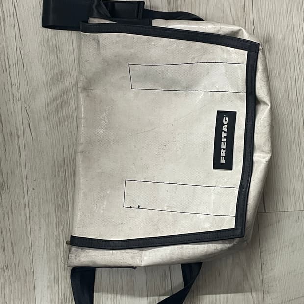 프라이탁 덱스터 올흰 (민트택보유)