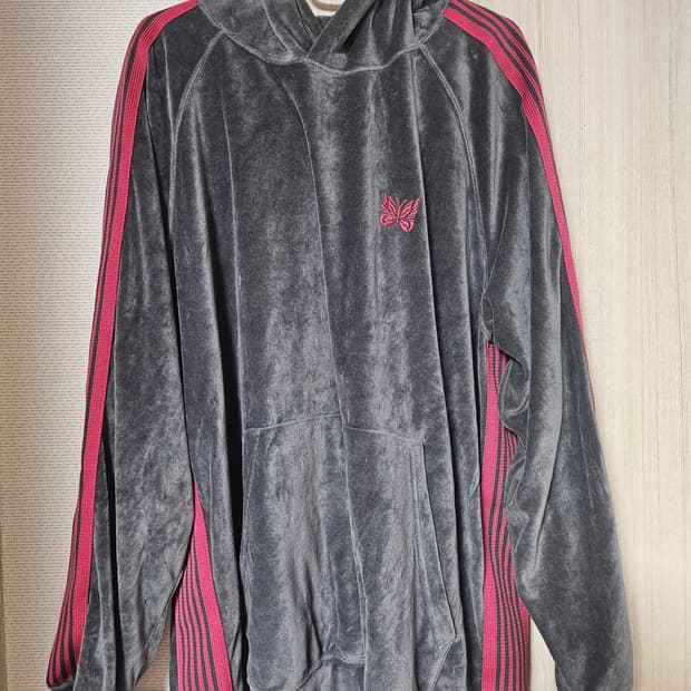 니들스 벨루어 후드티 차콜