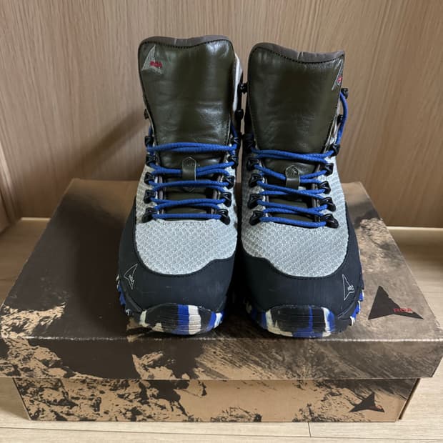 Roa x 브레인데드 콜라보 한정판EU41판매합니다