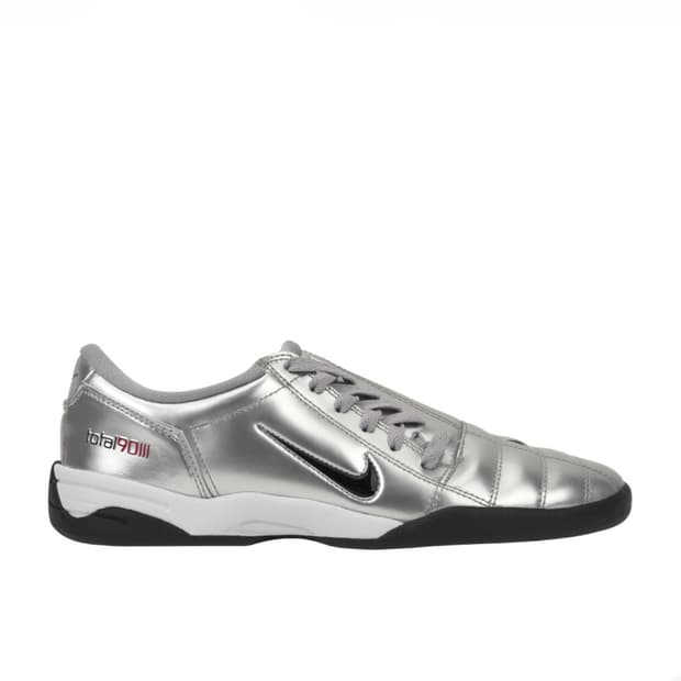 나이키 토탈 90 3 SP 메탈릭 실버 앤 블랙