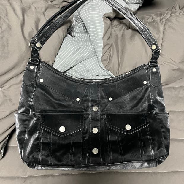 일리고 트러커 토트백 블랙