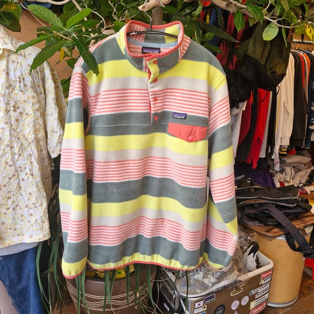 Z-296 파타고니아 신칠라 트로피컬 레인보우