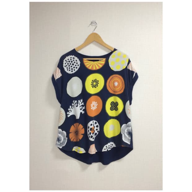 빈티지 컬러 도트 프린팅 티셔츠