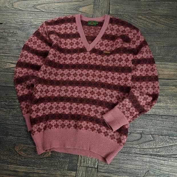 [헌트] 빈티지 패턴 오버핏 브이넥 니트 M18749