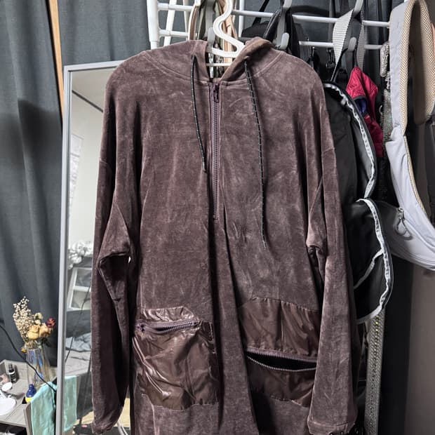 논디스클로즈 벨벳 후드 반집업 브라운