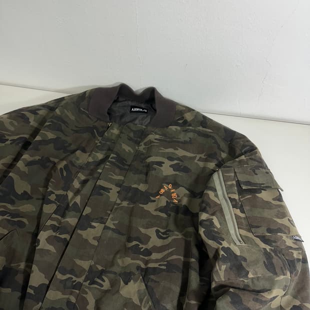 FREE 아조바이아조 카모 오버사이즈 봄버자켓