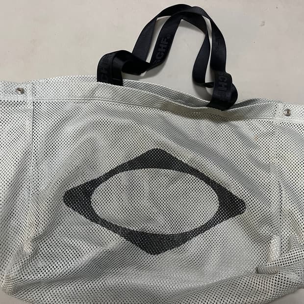 미스치프 메쉬 쇼퍼백 