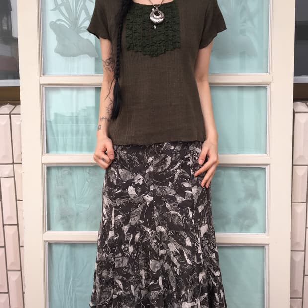 Frill point punching t shirt