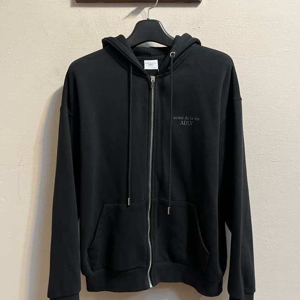 [1] 아크메드라비 블랙 로고 후드집업 (354)
