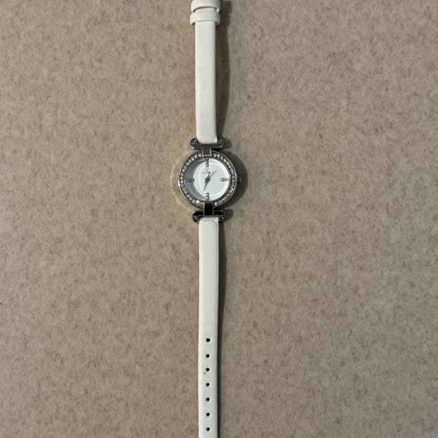 탠디 여성용 가죽 손목시계 화이트