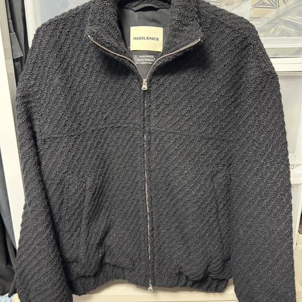 인사일런스 BELLUCCI 자카드 푸퍼 점퍼 블랙 M사이즈