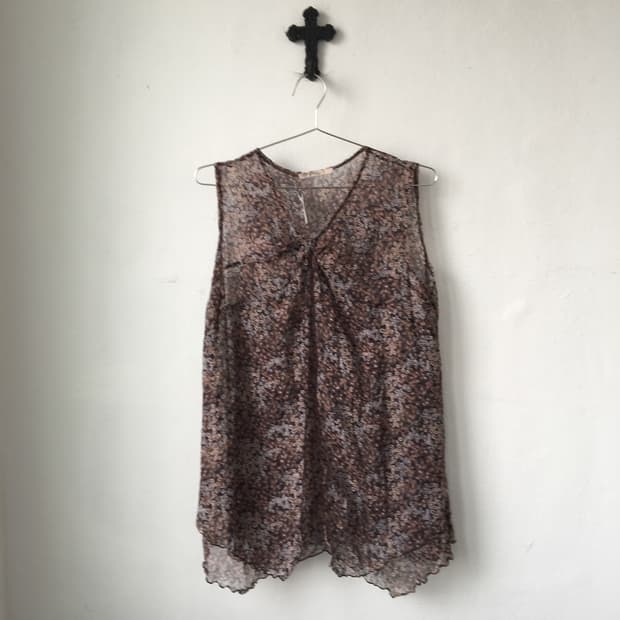 Pattern see through hsleeveless