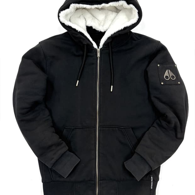 무스너클 버니스웨터