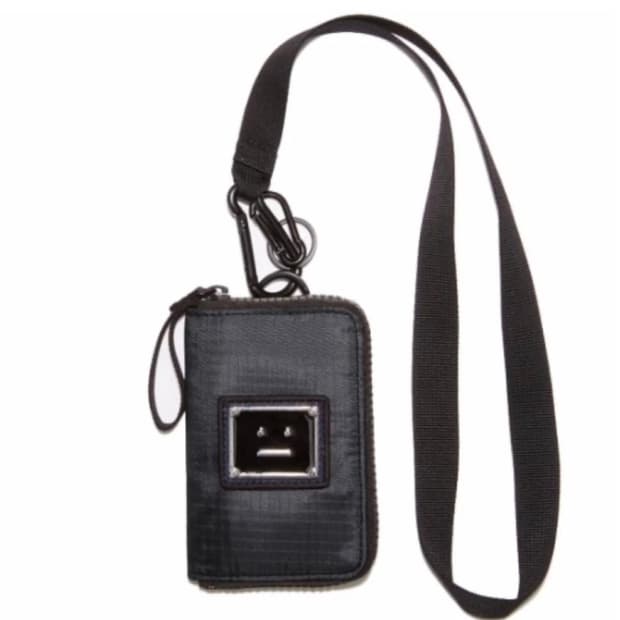 아크네 랜야드 카드지갑