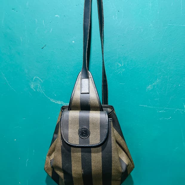 펜디 FF로고 페귄 슬링백