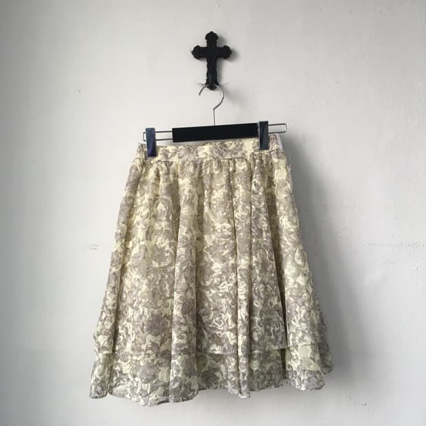 Flower pattern skirt