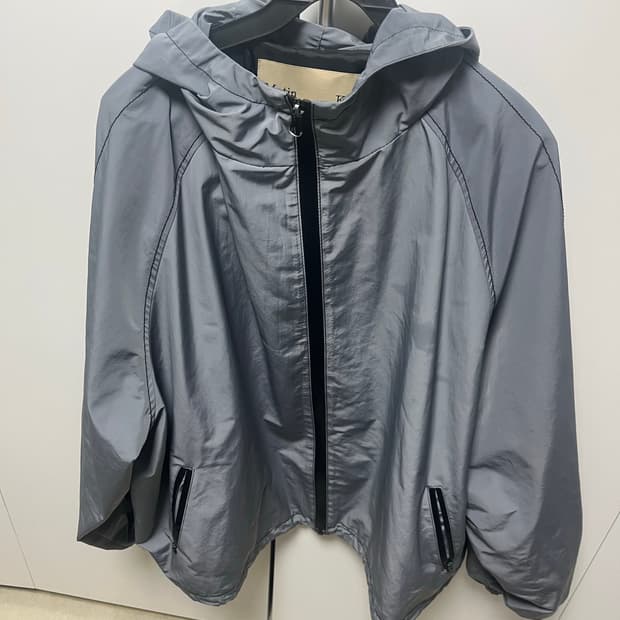 마뗑킴 바람막이