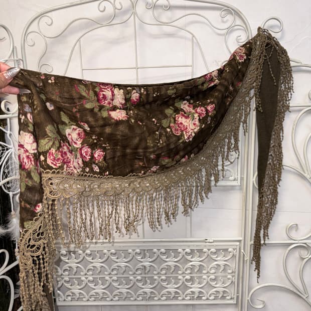 Brown vintage rose crochet tassel scarf