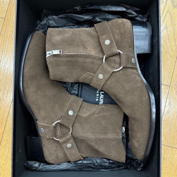 생로랑 스웨이드 와이어트 하네스 부츠 