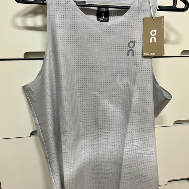 온러닝 페이스 탱크탑 S사이즈 그레이셔화이트 새상품