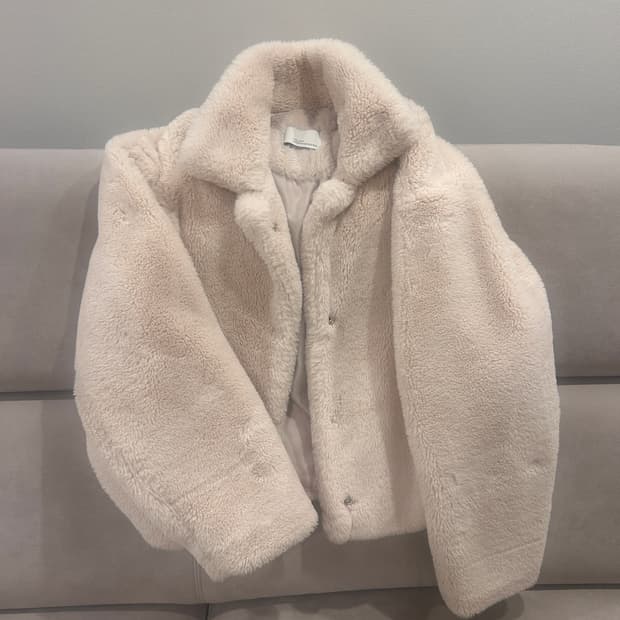 벨벳언더그라운드 에코 퍼 자켓 아이보리