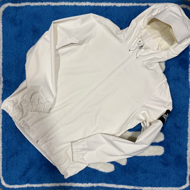 노스페이스 바람막이 화이트