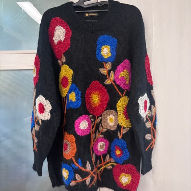 빈티지 플라워블랙자수 니트