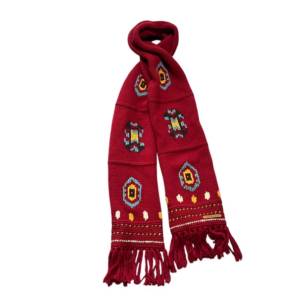 써스데이 아일랜드 머플러