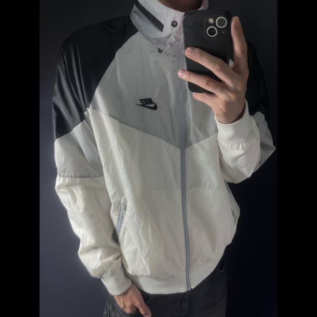 NIKE 나이키 윈드러너 빅스우시 바람막이
